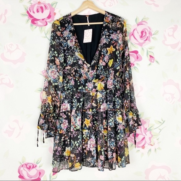 Free People Dresses & Skirts - NEW Free People Closer To The Heart Floral V-Neck Long Sleeve Dress M